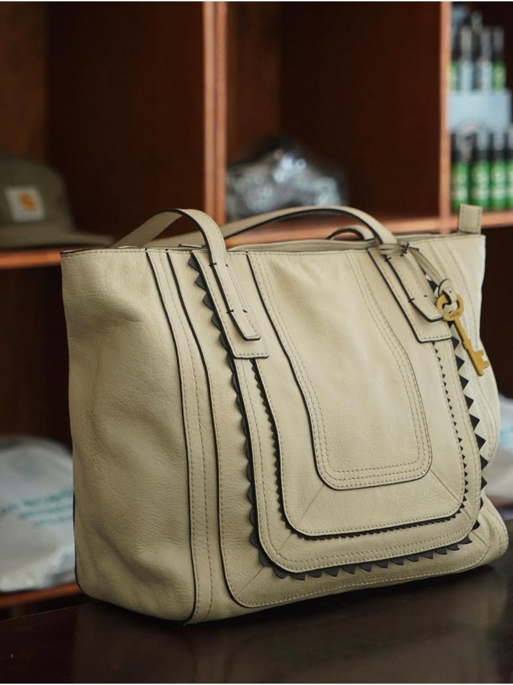 Fossil Cream Leather Scalloped Trim Tote